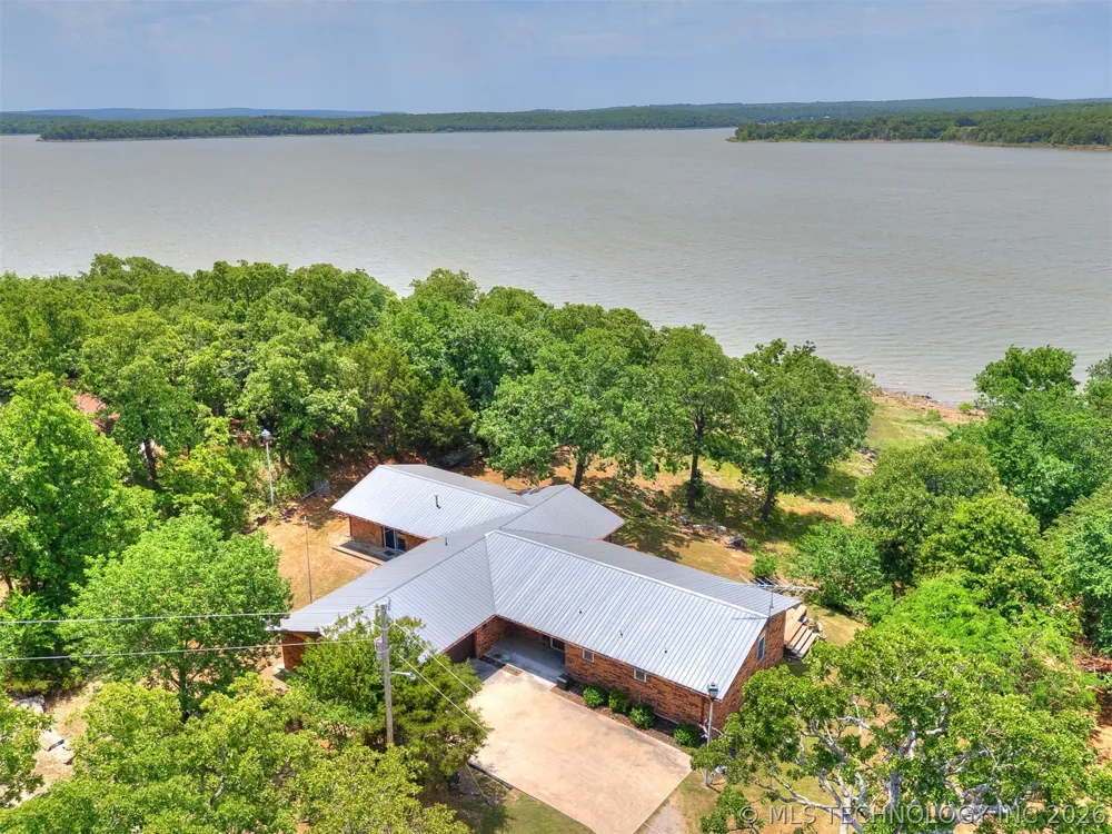 1082 Gaines Creek Loop Eufaula, OK 74432