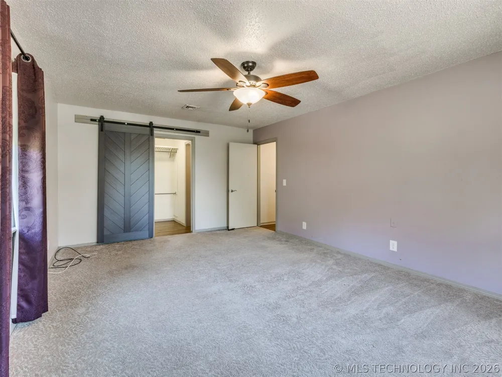 1082 Gaines Creek Loop Eufaula, OK 74432