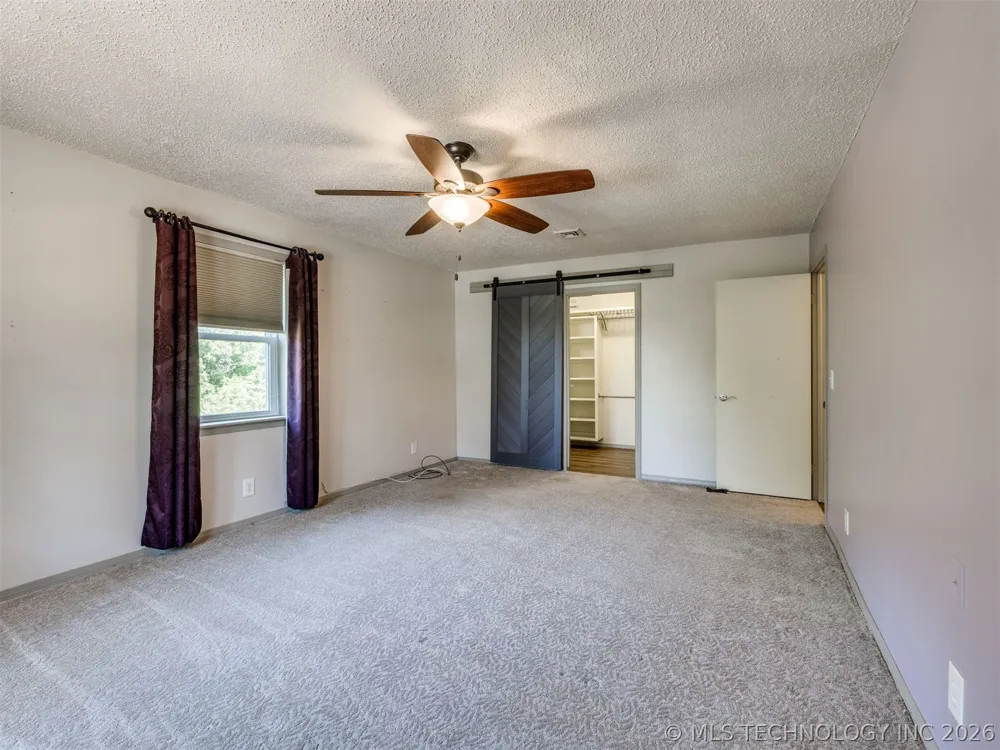 1082 Gaines Creek Loop Eufaula, OK 74432