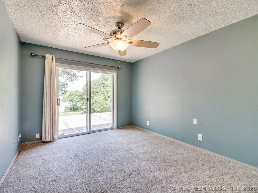 1082 Gaines Creek Loop Eufaula, OK 74432
