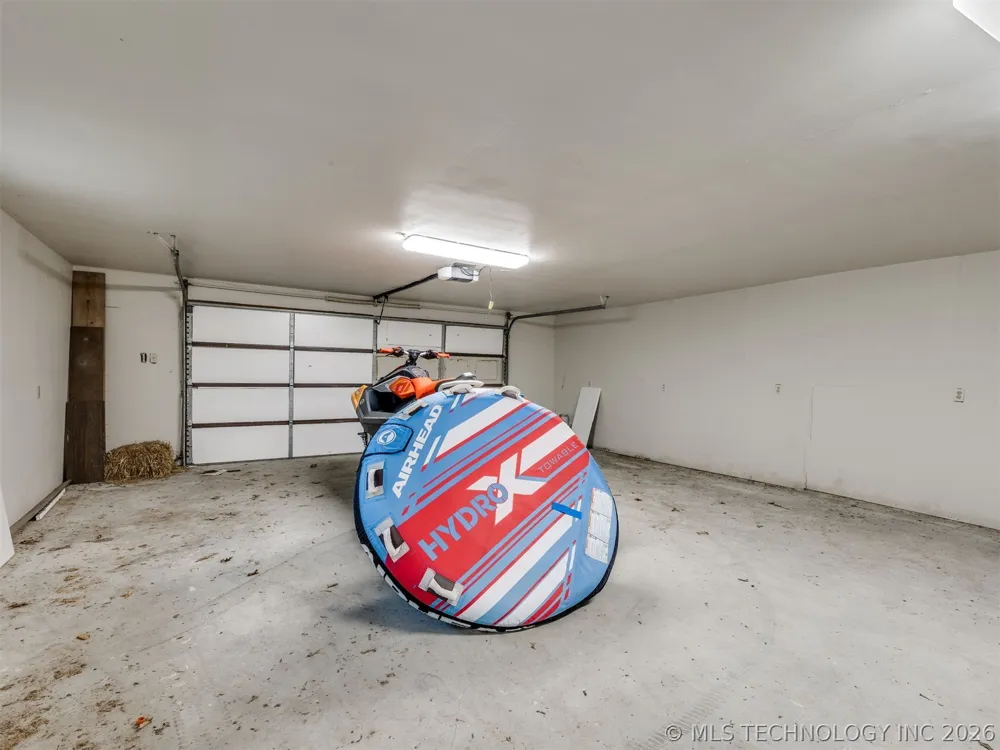 1082 Gaines Creek Loop Eufaula, OK 74432