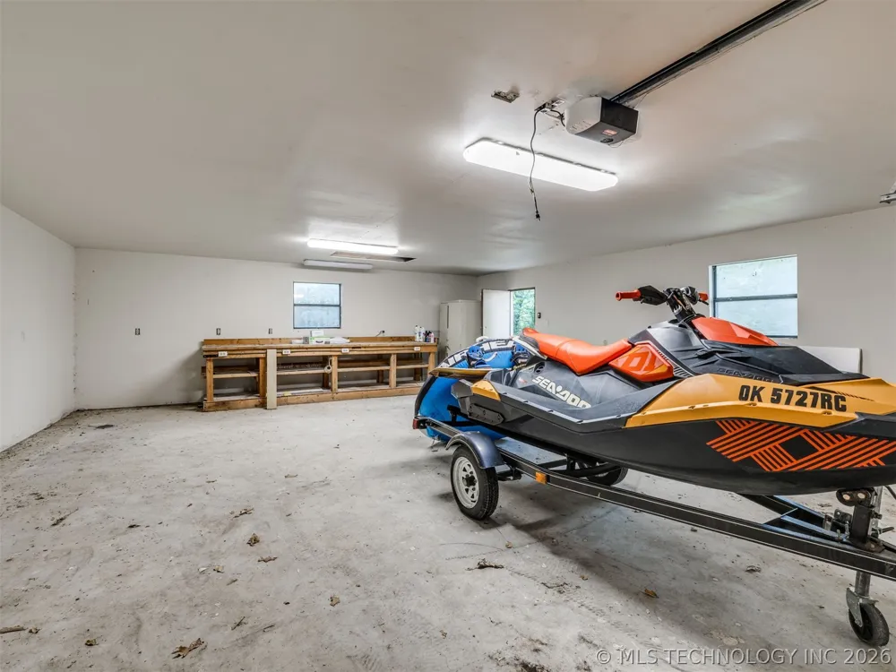 1082 Gaines Creek Loop Eufaula, OK 74432