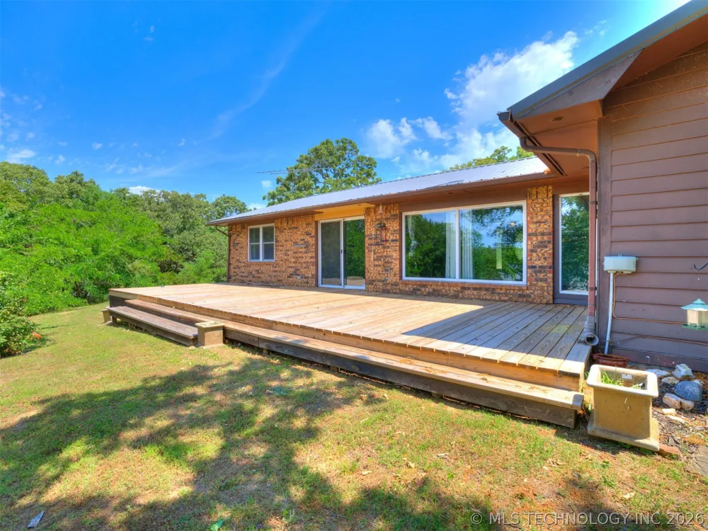 1082 Gaines Creek Loop Eufaula, OK 74432