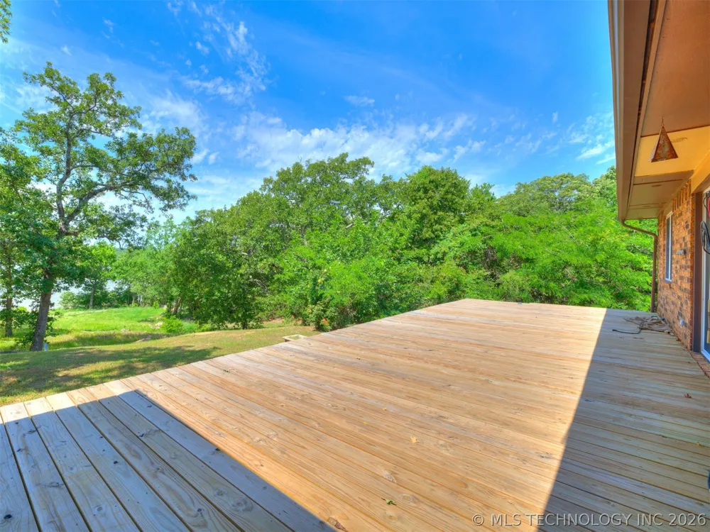 1082 Gaines Creek Loop Eufaula, OK 74432