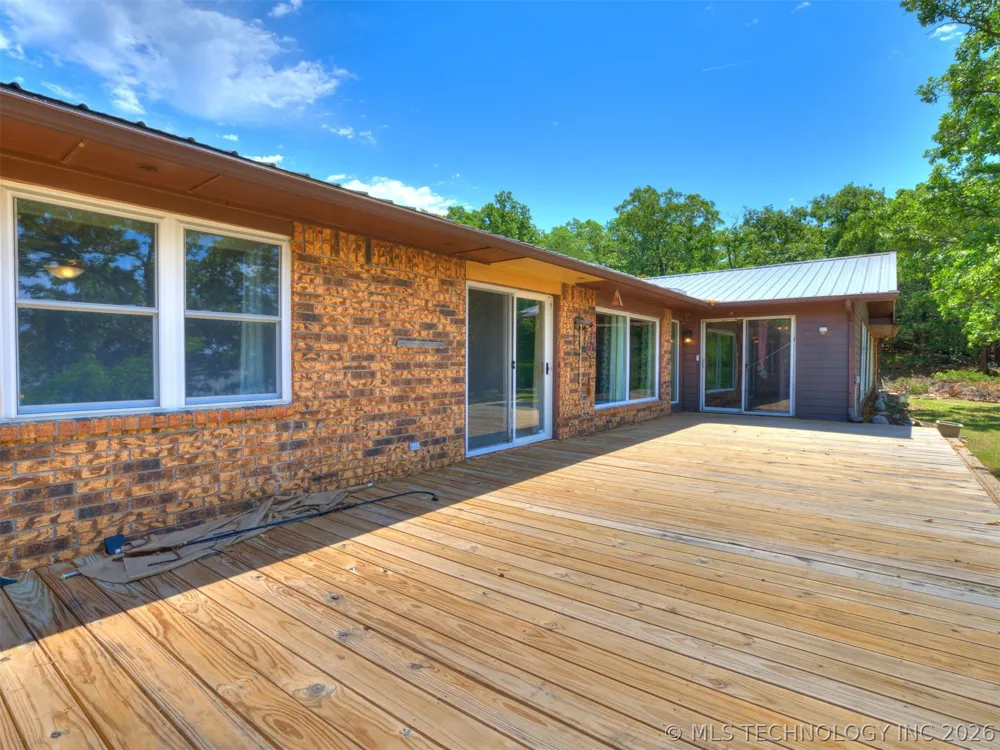 1082 Gaines Creek Loop Eufaula, OK 74432