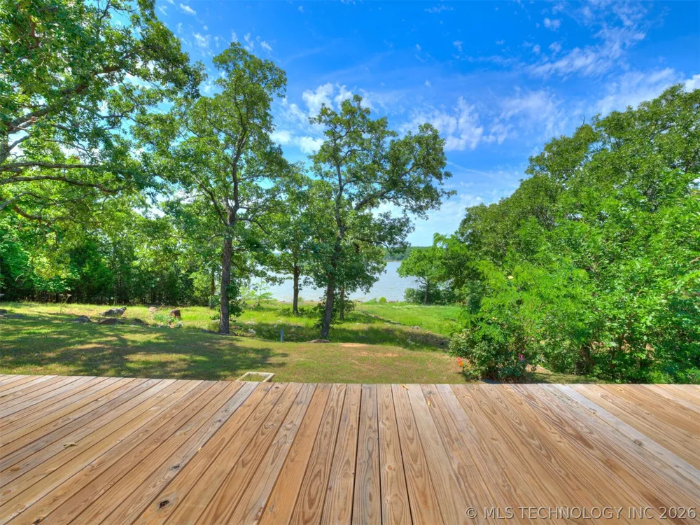 1082 Gaines Creek Loop Eufaula, OK 74432