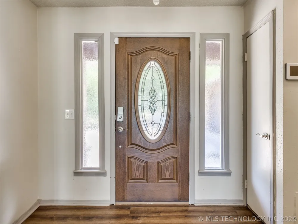 1082 Gaines Creek Loop Eufaula, OK 74432