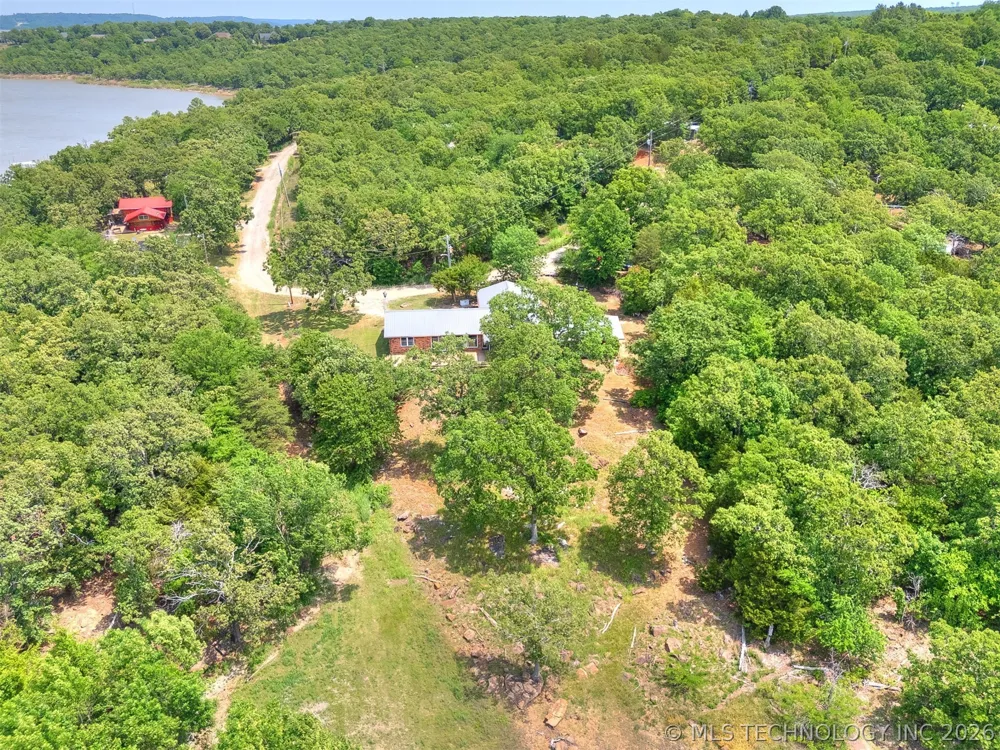 1082 Gaines Creek Loop Eufaula, OK 74432