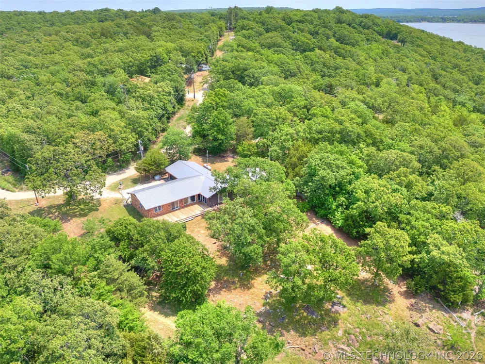 1082 Gaines Creek Loop Eufaula, OK 74432
