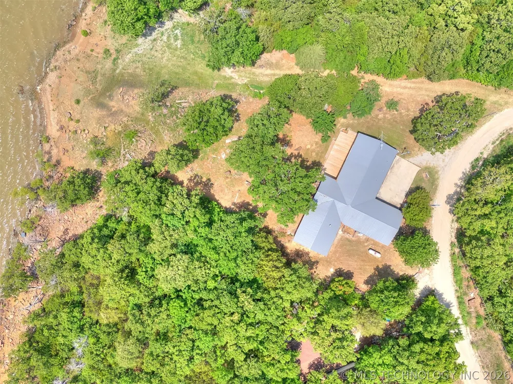 1082 Gaines Creek Loop Eufaula, OK 74432