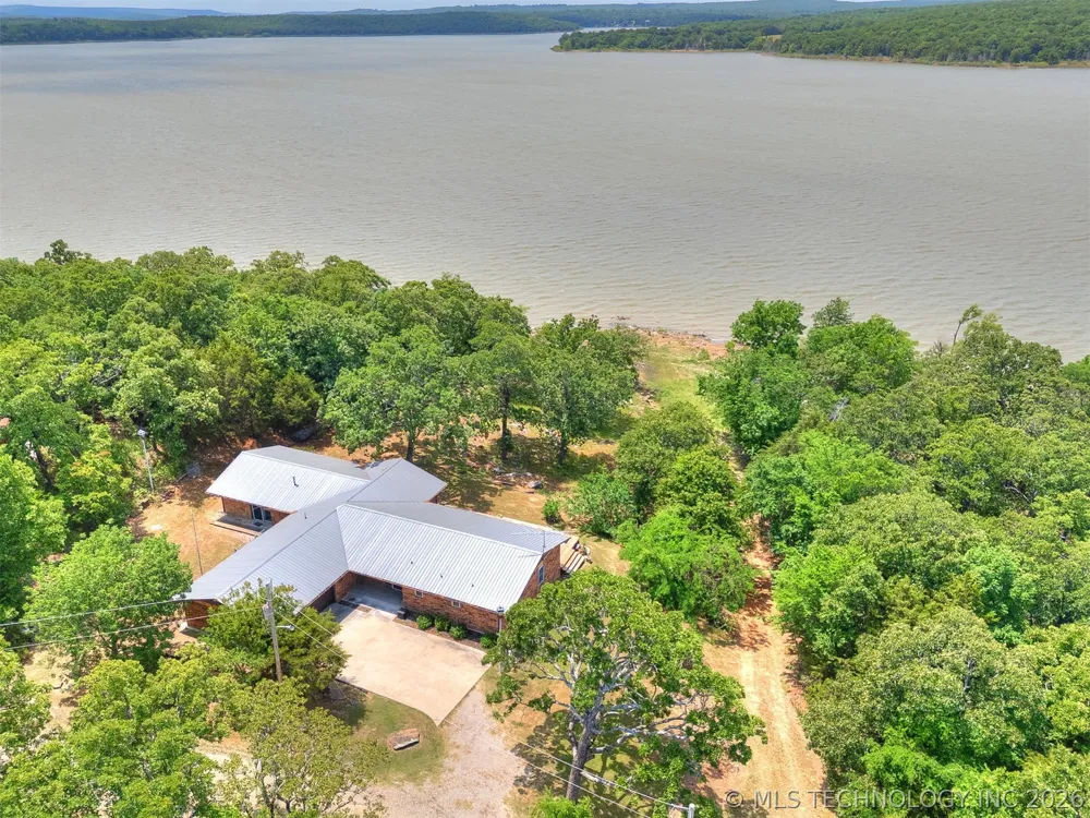 1082 Gaines Creek Loop Eufaula, OK 74432