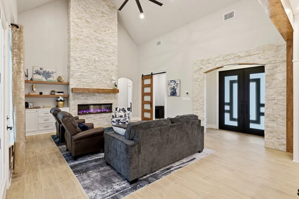 150 Waterfowl Longview, TX 75602