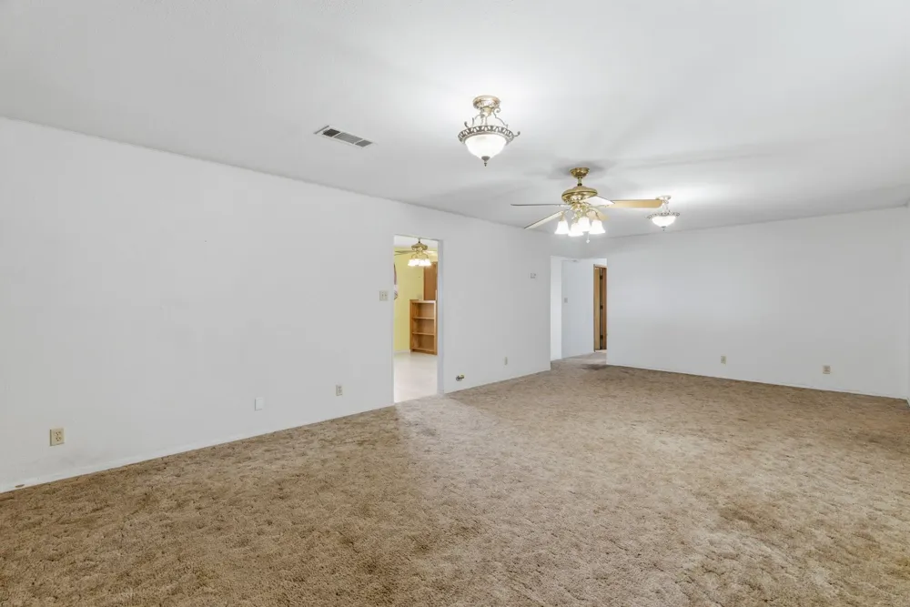 3523 E Highway 199 #L Springtown, TX 76082