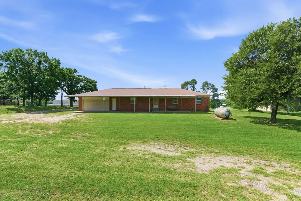 3523 E Highway 199 #L Springtown, TX 76082