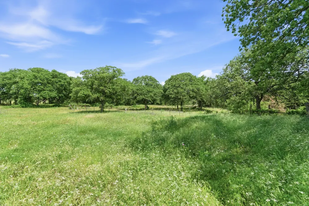 3523 E Highway 199 #L Springtown, TX 76082