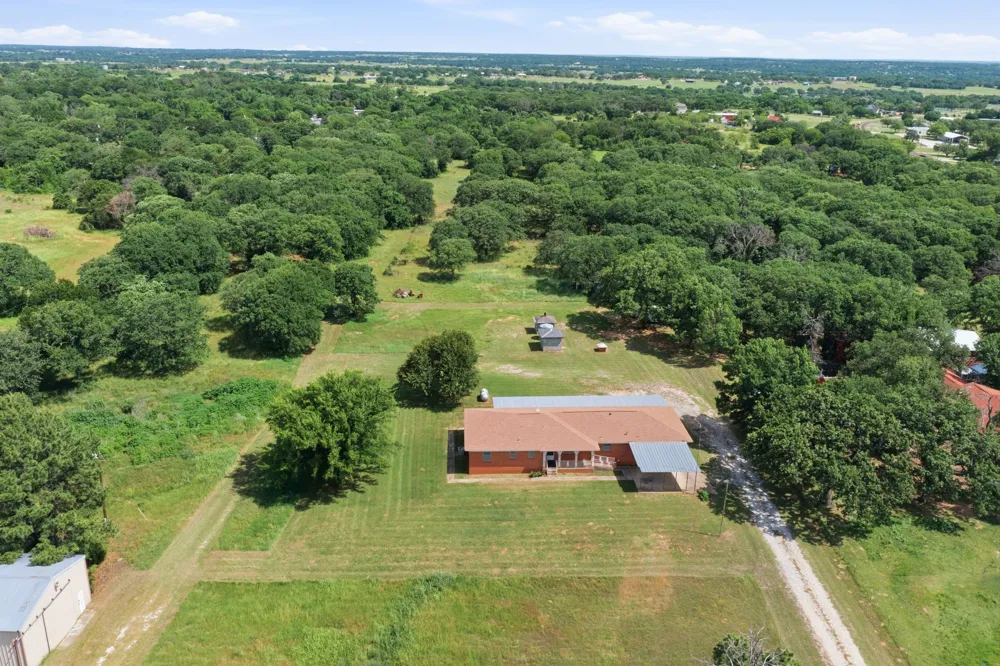 3523 E Highway 199 #L Springtown, TX 76082