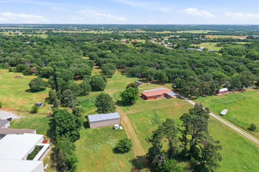 3523 E Highway 199 #L Springtown, TX 76082
