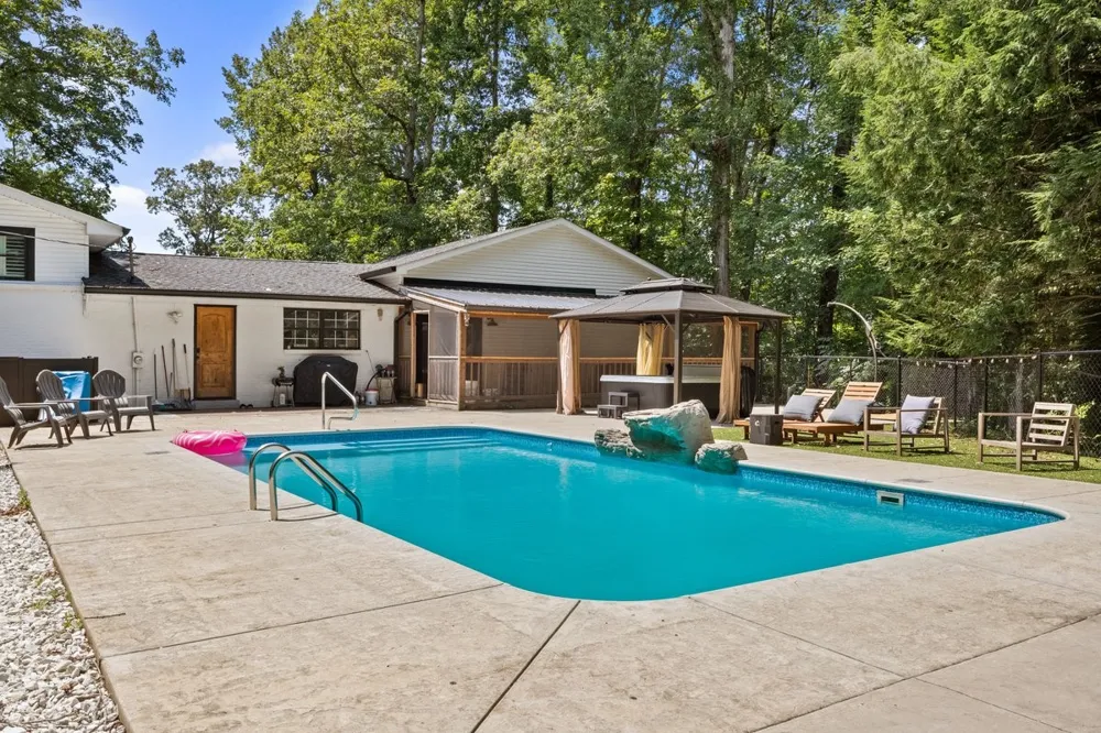 1975 Kelly Rd Holladay, TN 38341