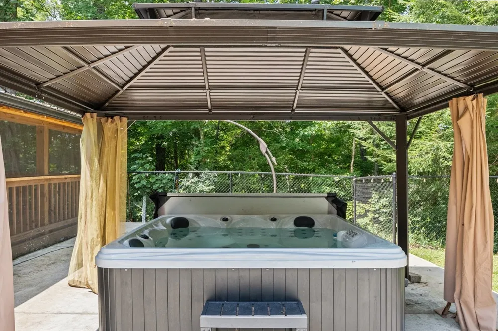 1975 Kelly Rd Holladay, TN 38341