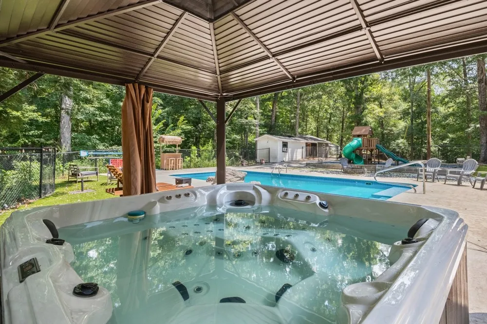 1975 Kelly Rd Holladay, TN 38341