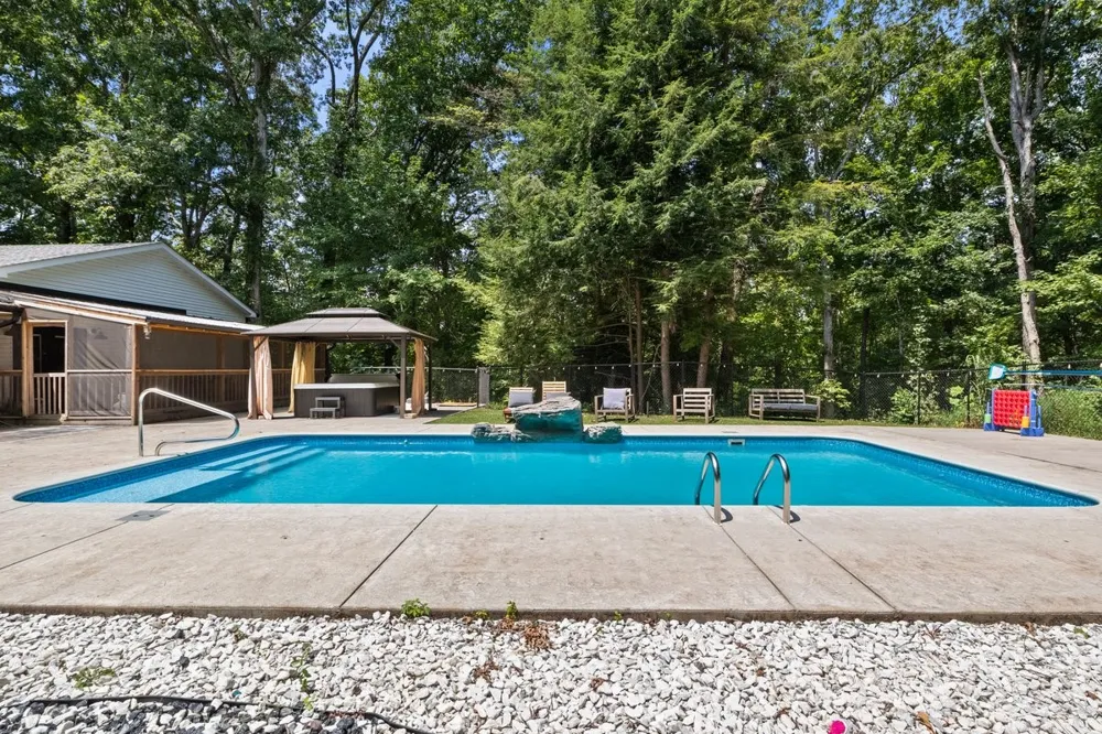 1975 Kelly Rd Holladay, TN 38341
