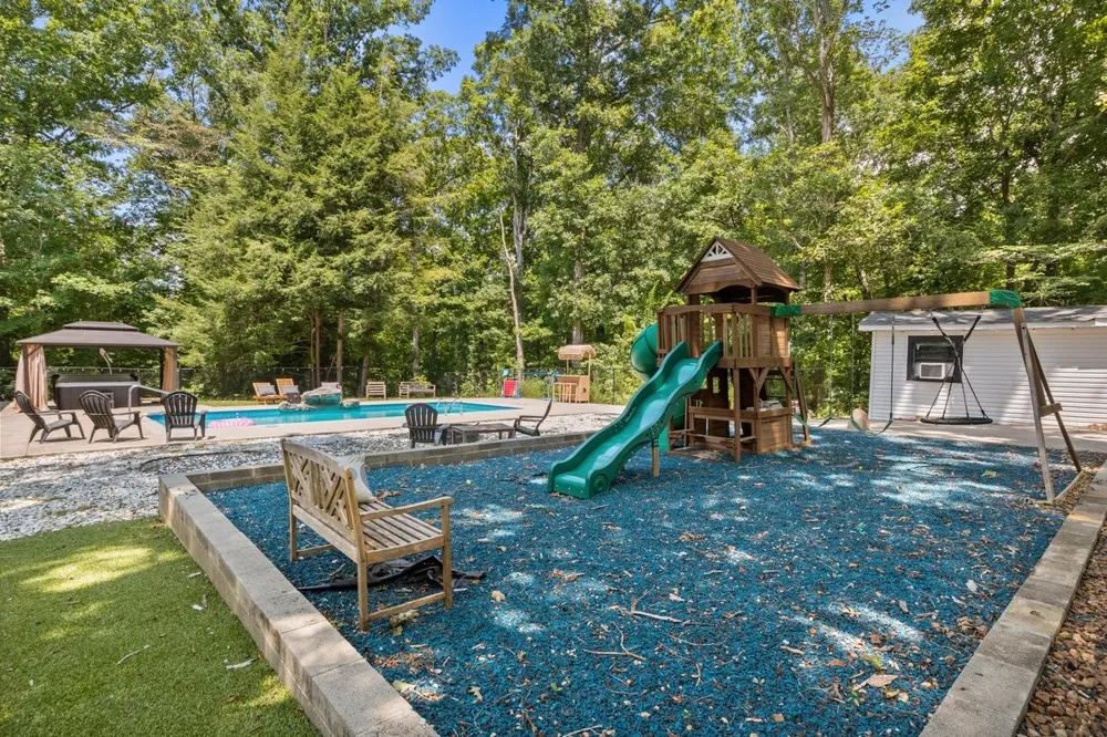 1975 Kelly Rd Holladay, TN 38341