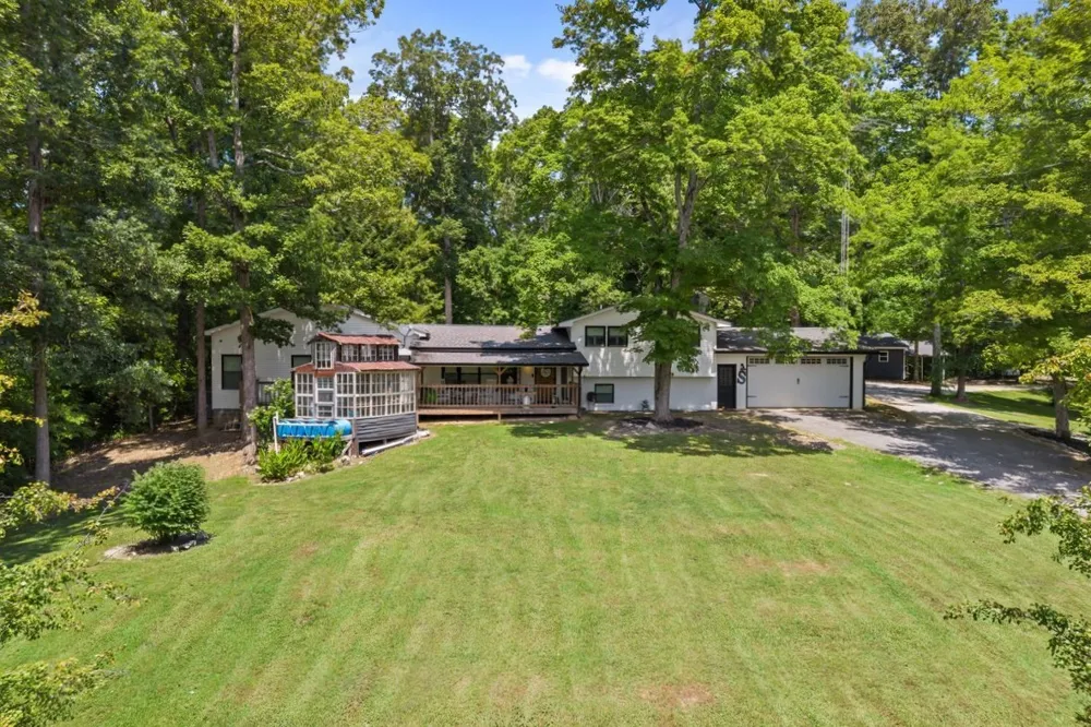 1975 Kelly Rd Holladay, TN 38341