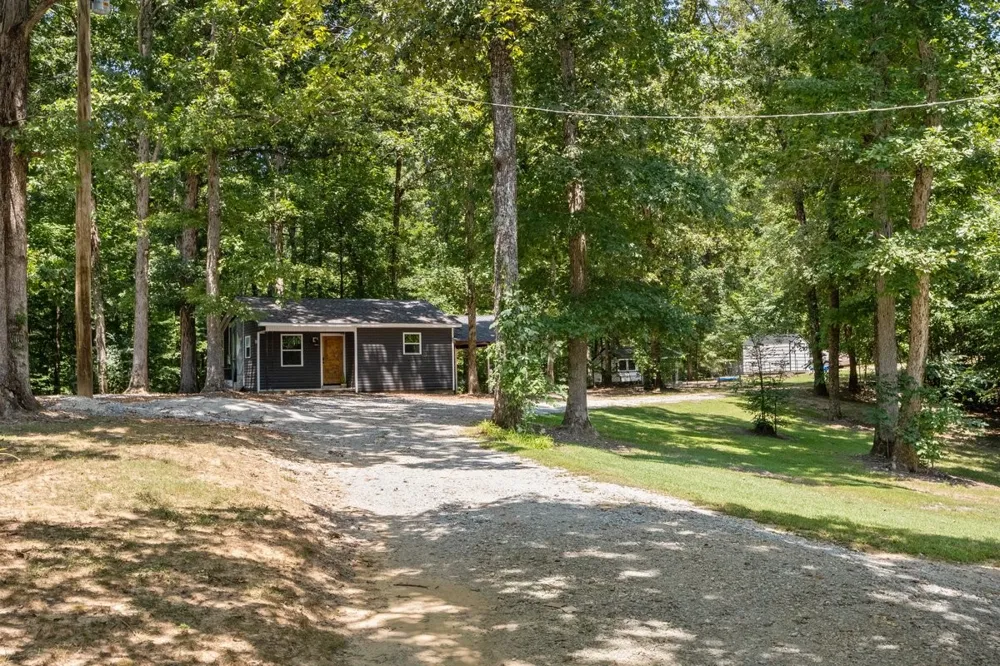 1975 Kelly Rd Holladay, TN 38341