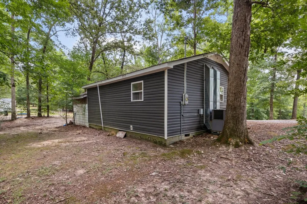 1975 Kelly Rd Holladay, TN 38341