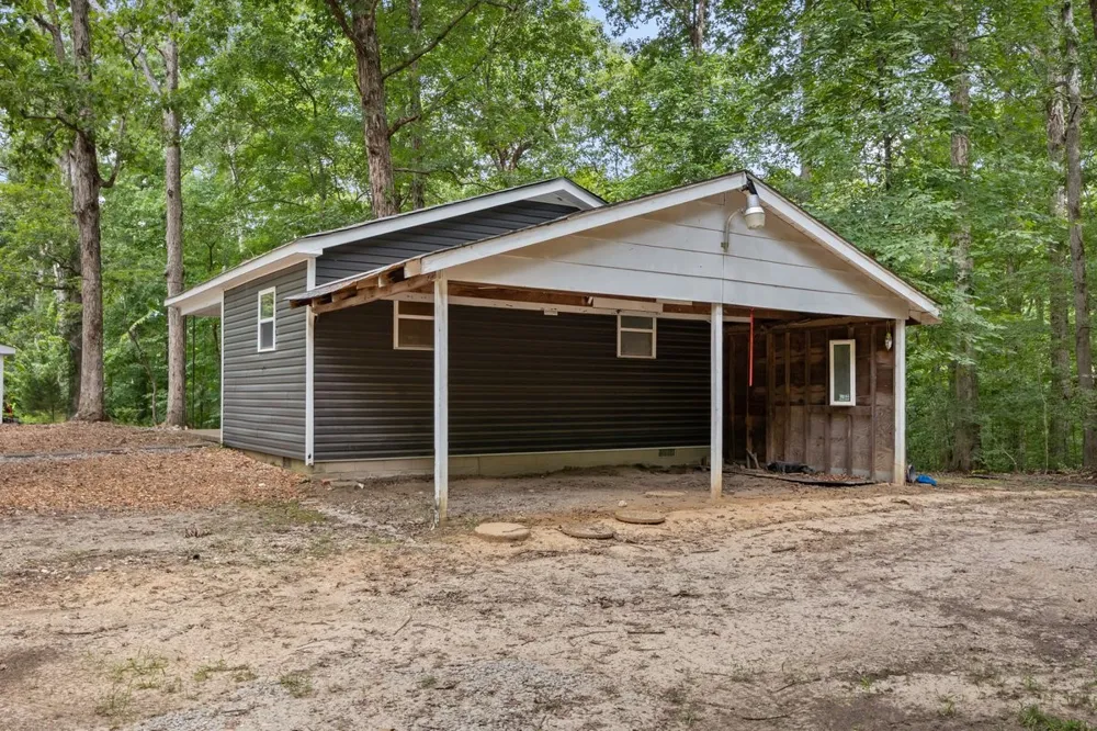 1975 Kelly Rd Holladay, TN 38341