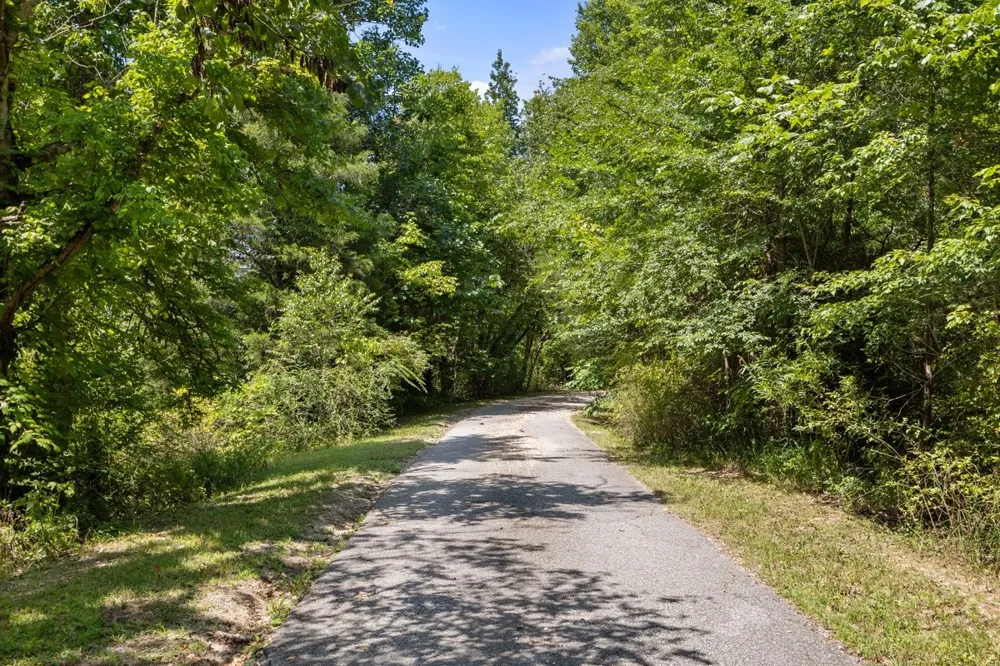1975 Kelly Rd Holladay, TN 38341