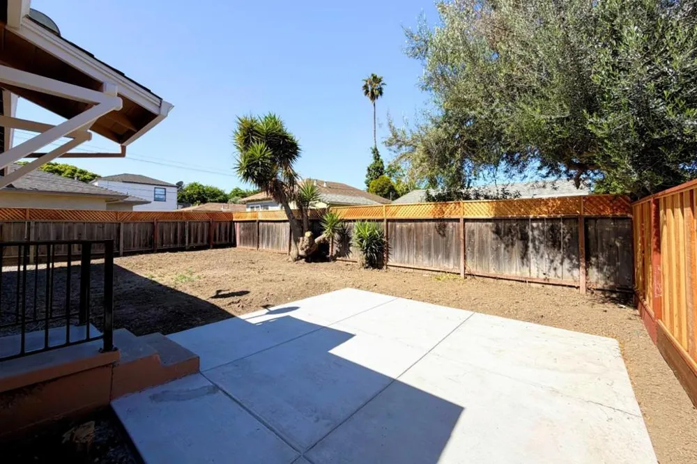 1118 Victoria Avenue Hollister, CA 95023