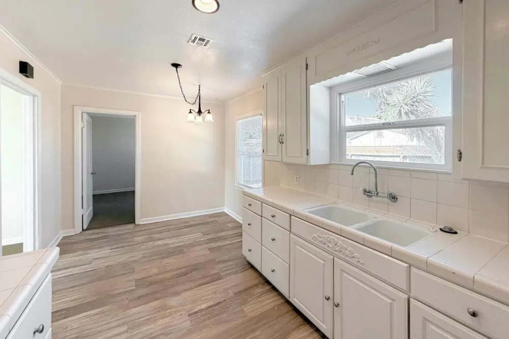1118 Victoria Avenue Hollister, CA 95023