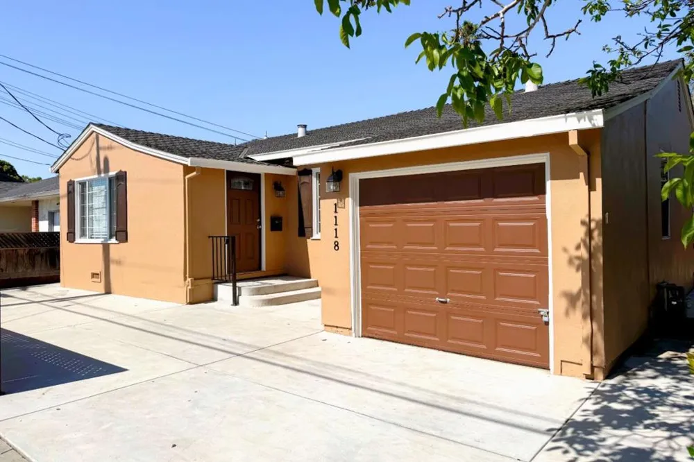 1118 Victoria Avenue Hollister, CA 95023