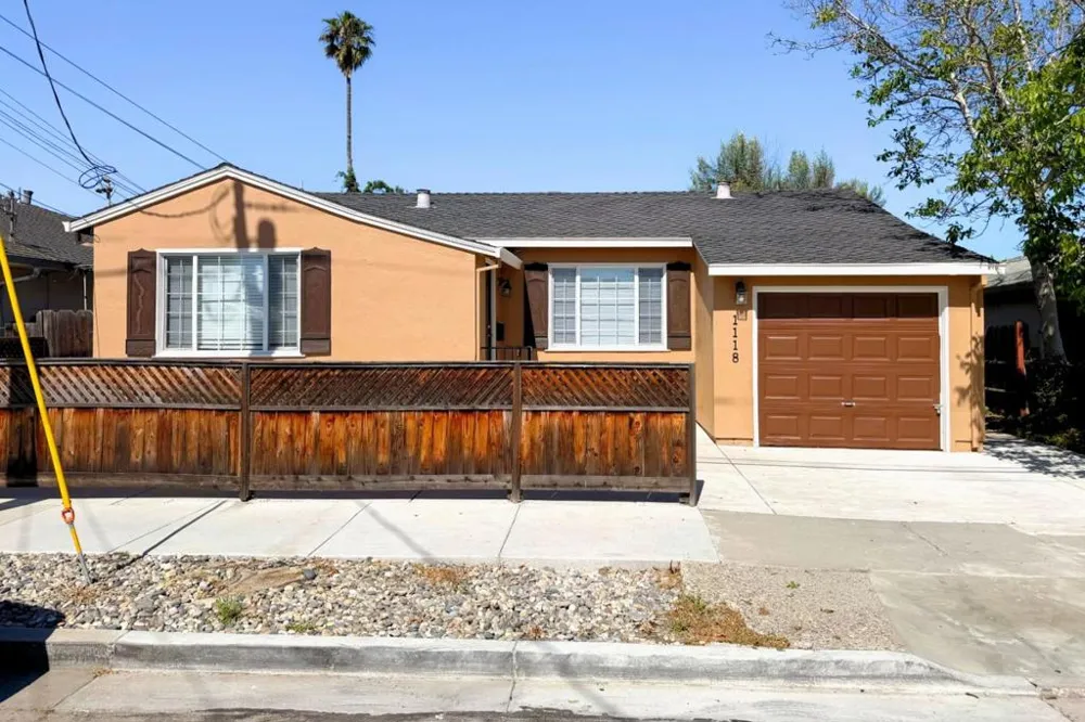 1118 Victoria Avenue Hollister, CA 95023