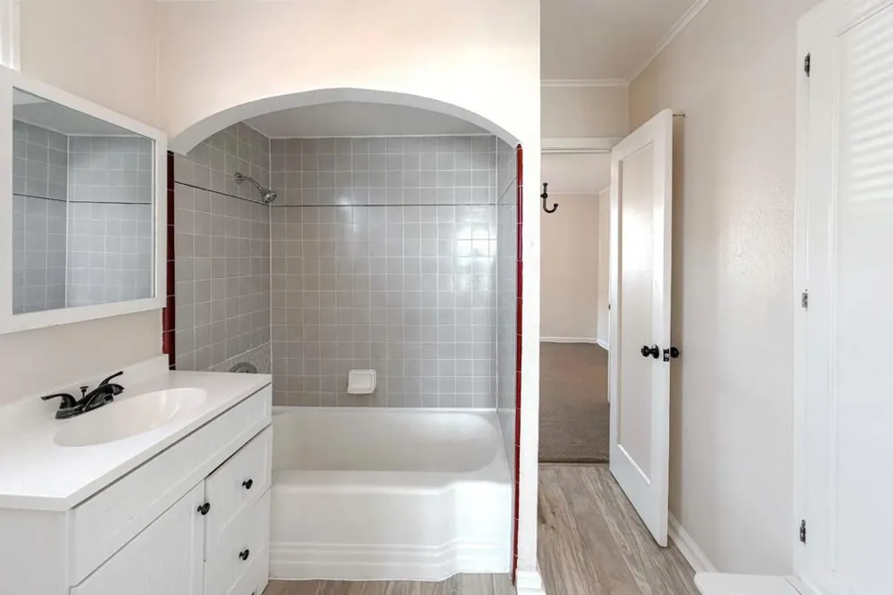 1118 Victoria Avenue Hollister, CA 95023