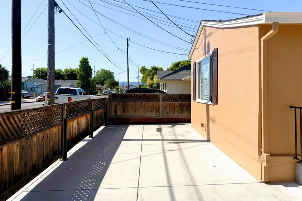 1118 Victoria Avenue Hollister, CA 95023