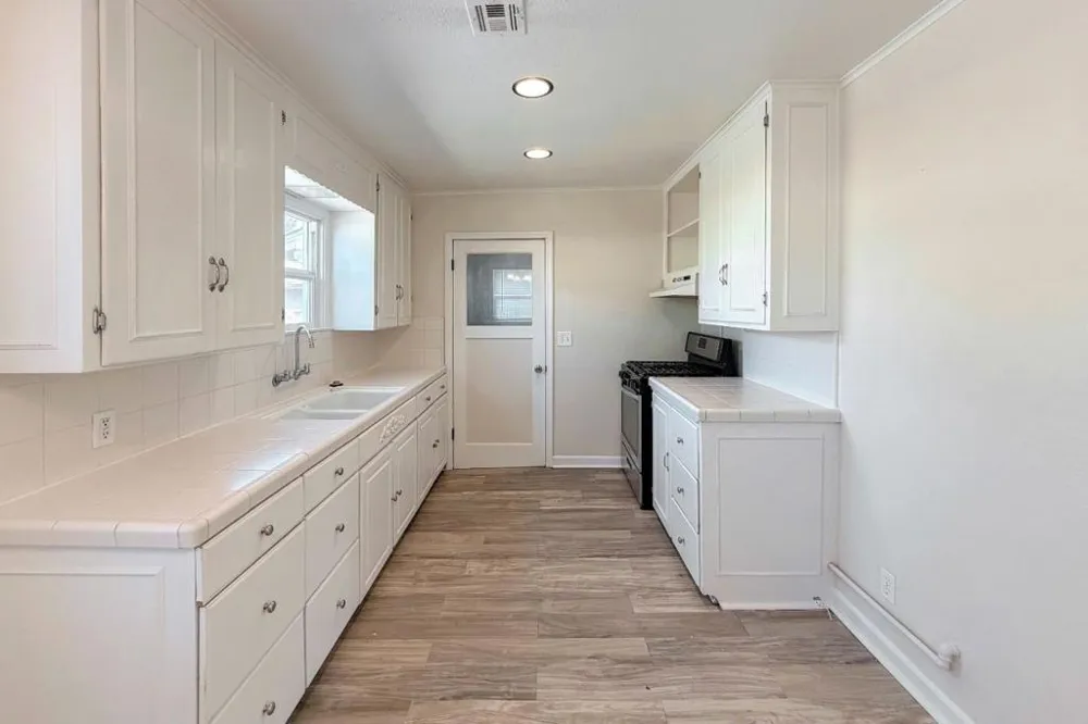 1118 Victoria Avenue Hollister, CA 95023