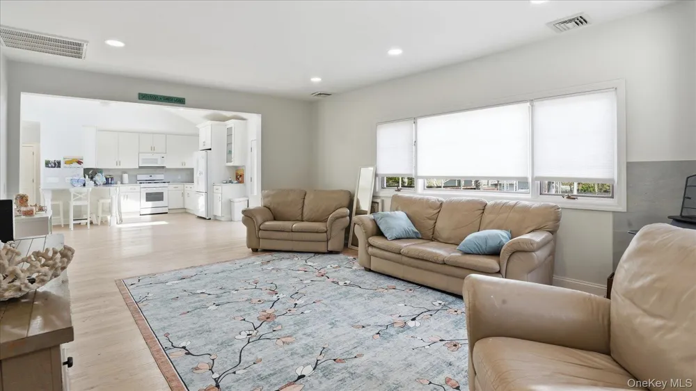 32 Red Creek Road Hampton Bays, NY 11946