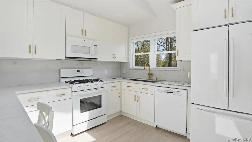 32 Red Creek Road Hampton Bays, NY 11946