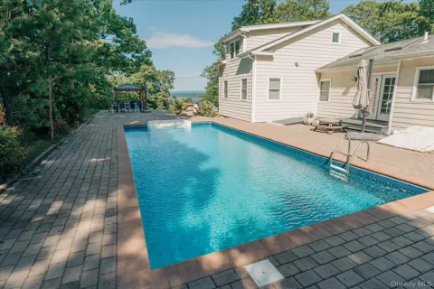 32 Red Creek Road