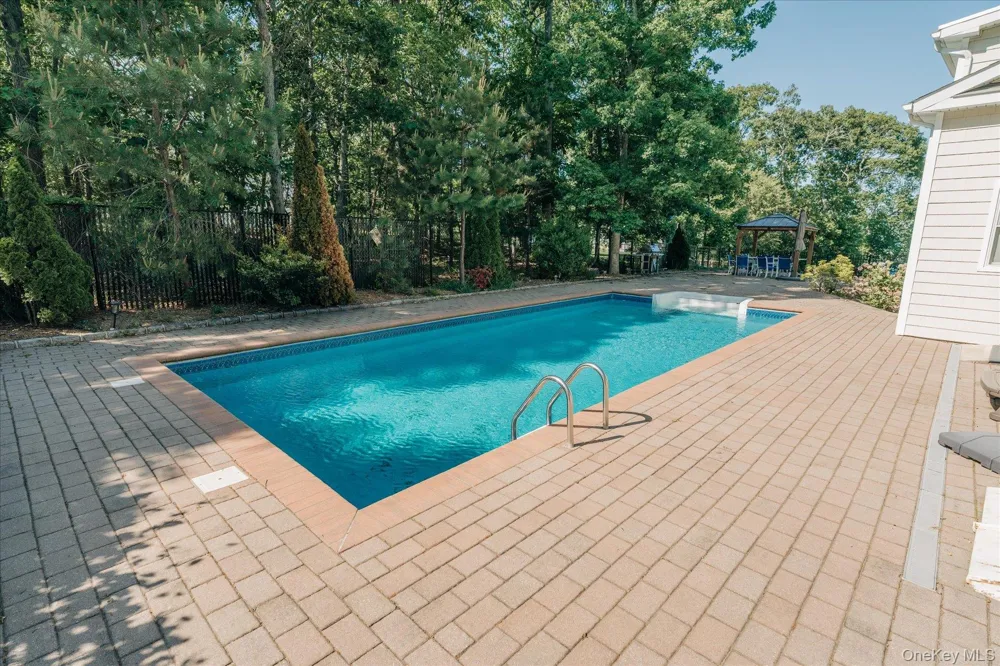 32 Red Creek Road Hampton Bays, NY 11946
