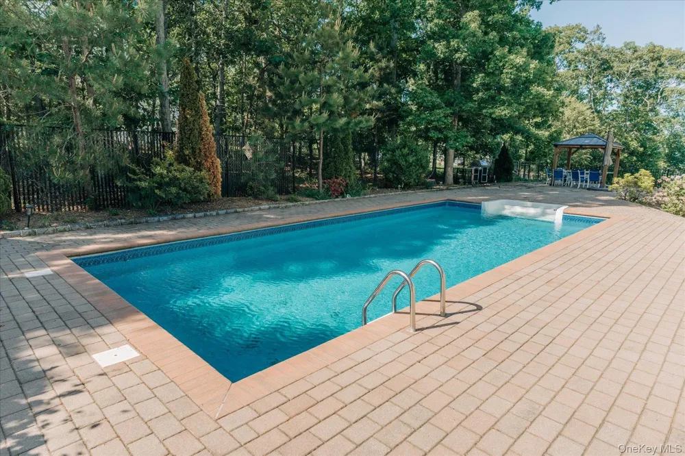 32 Red Creek Road Hampton Bays, NY 11946