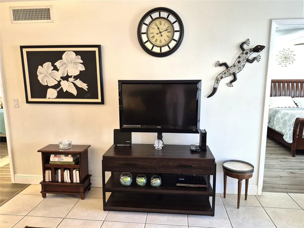 107 WINDWARD PLACE #107 Oldsmar, FL 34677