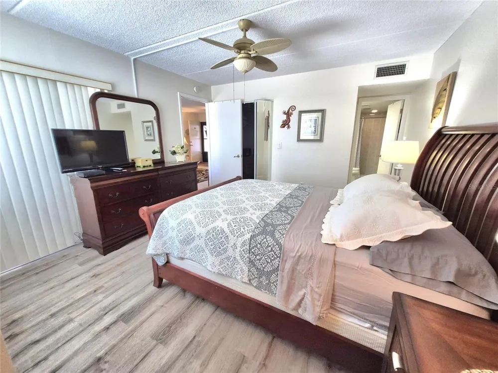107 WINDWARD PLACE #107 Oldsmar, FL 34677