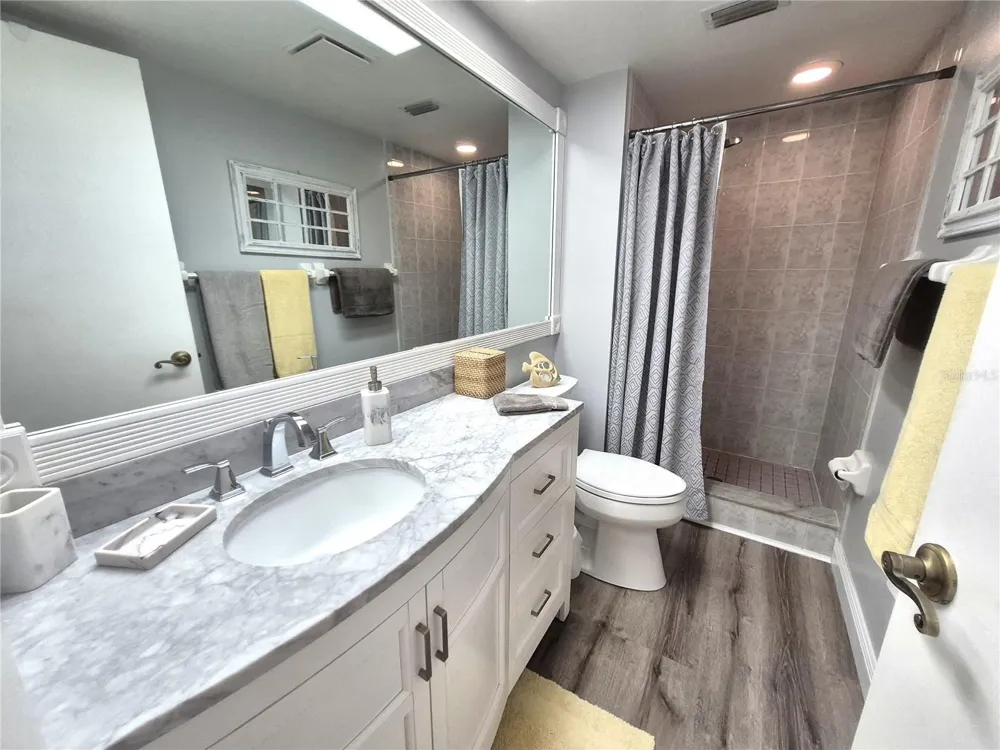 107 WINDWARD PLACE #107 Oldsmar, FL 34677