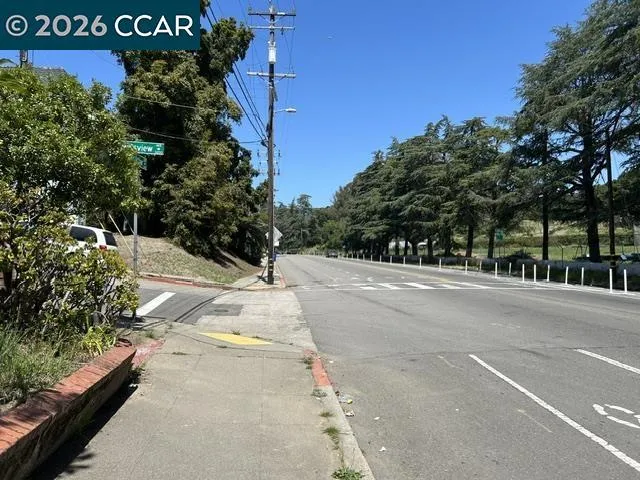 5229 Macarthur Blvd Oakland, CA 94619