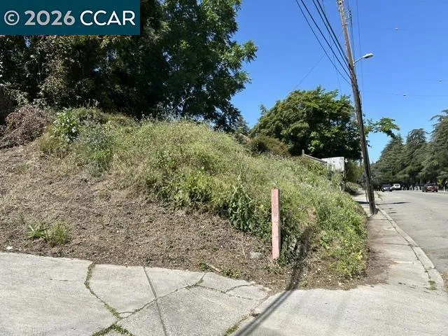 5229 Macarthur Blvd Oakland, CA 94619