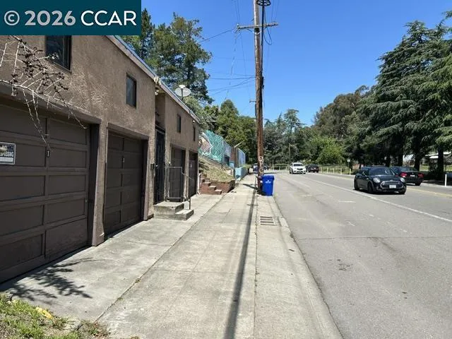 5229 Macarthur Blvd Oakland, CA 94619