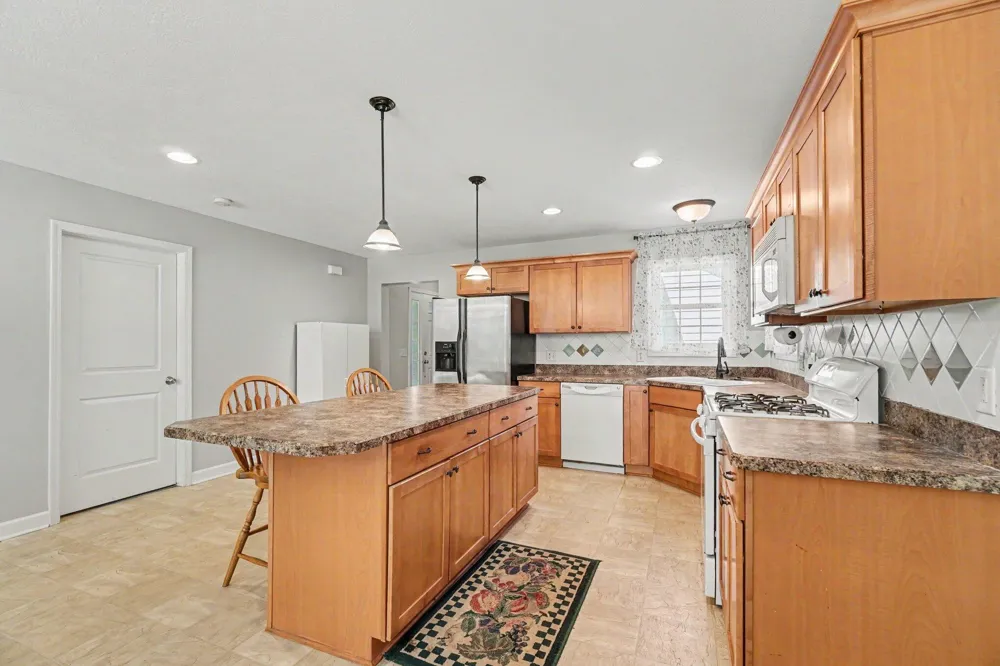 4003 Eastbridge Road Stockbridge, MI 49285